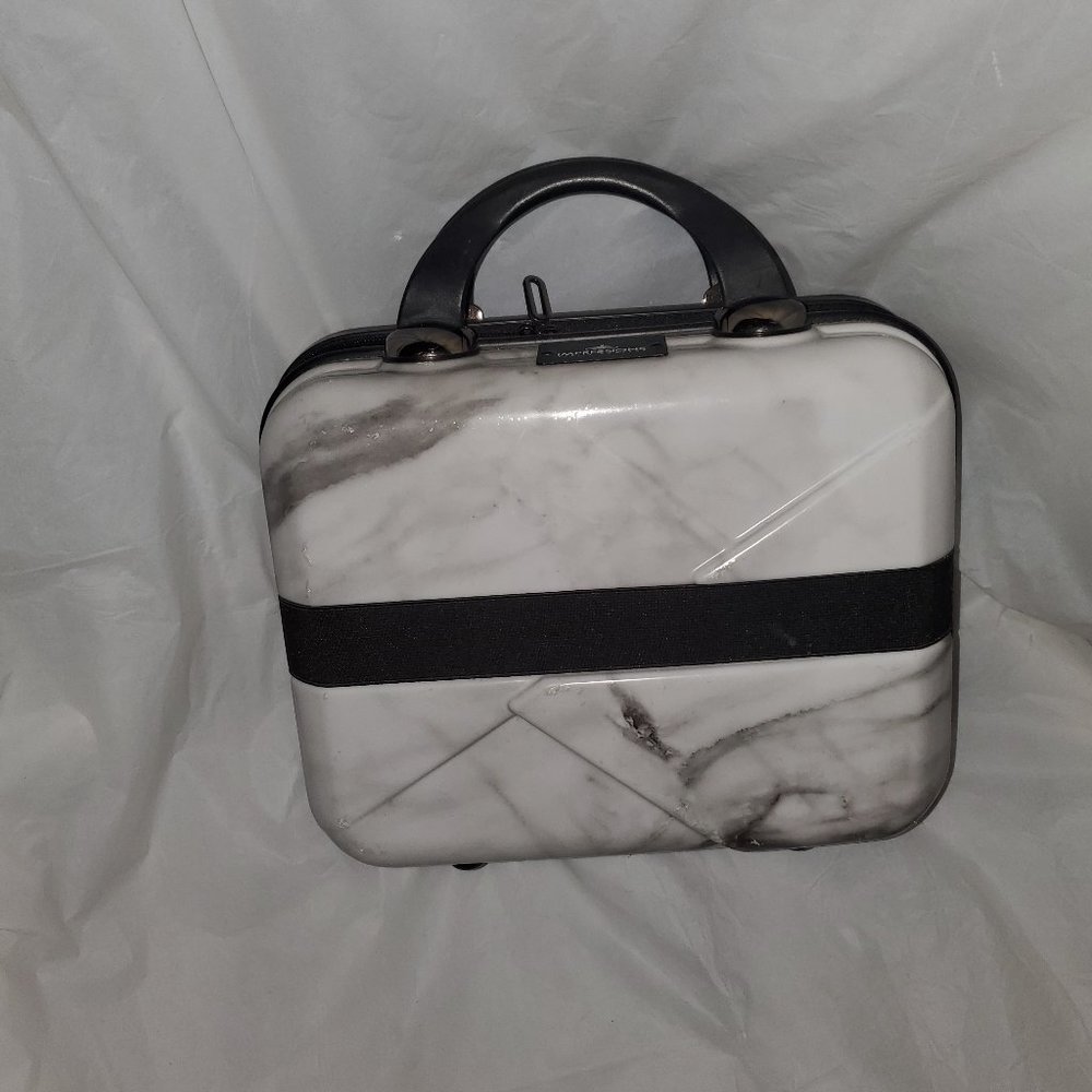 Impressions makeup case